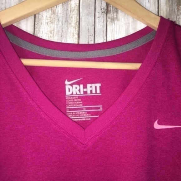 Nike Pink Tee - Picture 3 of 3